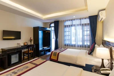 Superior Twin Room with City View — Bora Hotel